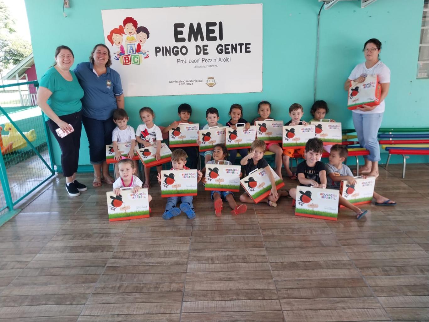 ENTREGA DO MATERIAL DIDÁTICO APRENDE BRASIL